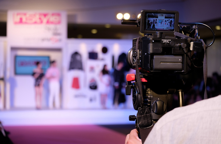 一生に一度のイベントはプロが制作する動画で永久保存 | 東京の映像制作なら豊富な経験と実績のスタヂオれもね